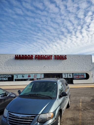 Hardware Store «Harbor Freight Tools», reviews and photos, 32706 John R Rd, Madison Heights, MI 48071, USA