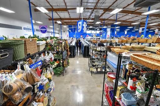 Donations Center «Pinnacle Peak Goodwill Retail Store & Donation Center», reviews and photos