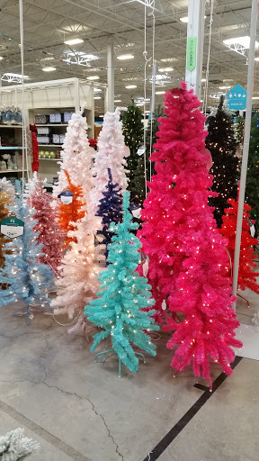 Home Goods Store «At Home», reviews and photos, 5901 Mercury Dr, Dearborn, MI 48126, USA