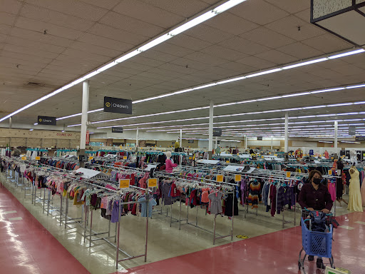 Thrift Store «Rockford Rescue Mission Thrift Store», reviews and photos, 2710 20th St, Rockford, IL 61109, USA