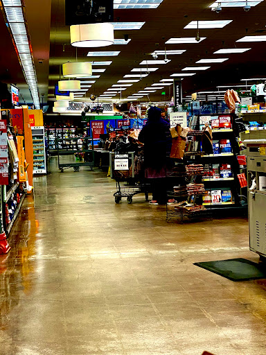 Grocery Store «Ralphs Fresh Fare», reviews and photos, 2675 Foothill Blvd, La Crescenta, CA 91214, USA