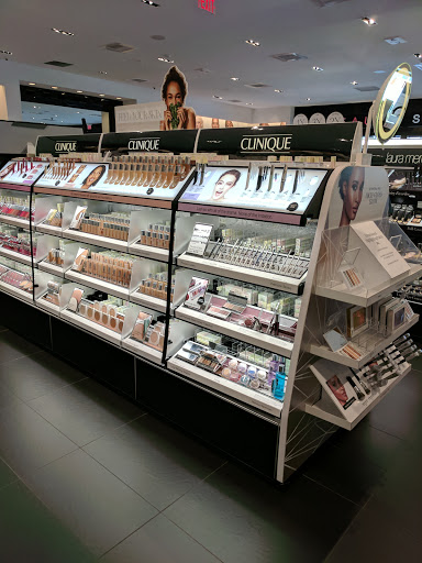 Cosmetics Store «SEPHORA», reviews and photos, 4766 Admiralty Way C1-3, Marina Del Ray, CA 90202, USA