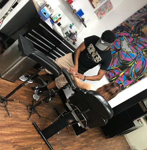 Tattoo Shop «Kings Tattoos & Piercings», reviews and photos, 2957 S Westmoreland Rd, Dallas, TX 75233, USA