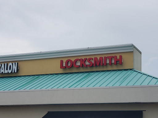 Dry Cleaner «Sun City Center Laundry and Drycleaning», reviews and photos, 912 N Pebble Beach Blvd, Sun City Center, FL 33573, USA