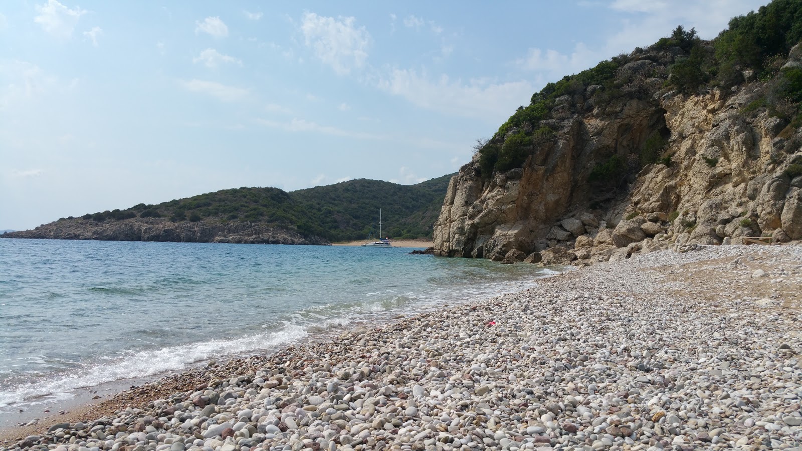 Photo de Marathi II beach avec plage spacieuse