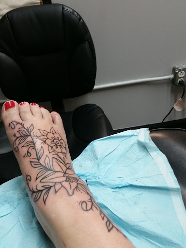 Tattoo Shop «Folk City Tattoo», reviews and photos, 3020 W Mercury Blvd, Hampton, VA 23666, USA