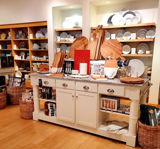 Shopping Mall «Village Of Rochester Hills», reviews and photos, 104 Adams Rd, Rochester, MI 48309, USA