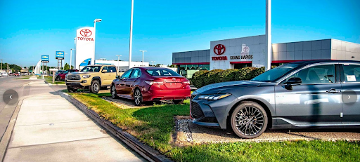Toyota Dealer «Toyota of Grand Rapids», reviews and photos, 2555 28th St SE, Grand Rapids, MI 49512, USA