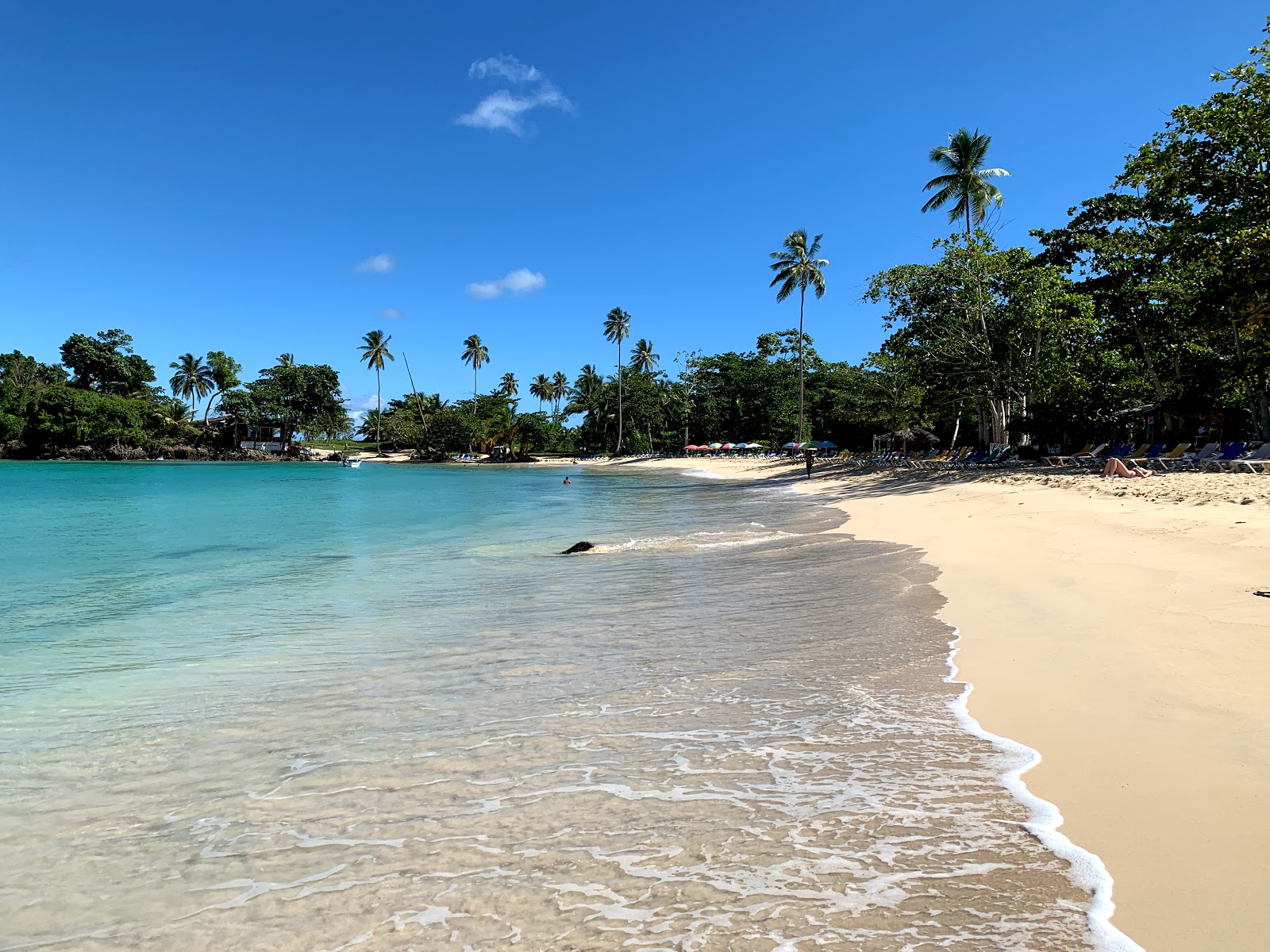 Photo of Playa Rincon with bright fine sand surface