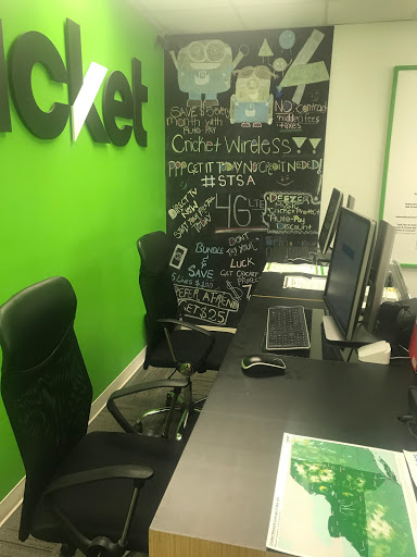 Cell Phone Store «Cricket Wireless Authorized Retailer», reviews and photos, 184 Merritts Rd b, Farmingdale, NY 11735, USA