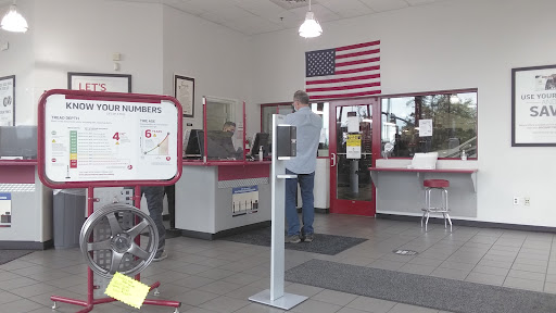 Tire Shop «Discount Tire Store - Shoreline, WA», reviews and photos, 19905 Aurora Ave N, Shoreline, WA 98133, USA