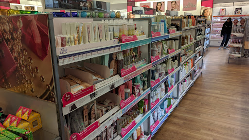 Hair Salon «Ulta Beauty», reviews and photos, 362 W Army Trail Rd, Bloomingdale, IL 60108, USA