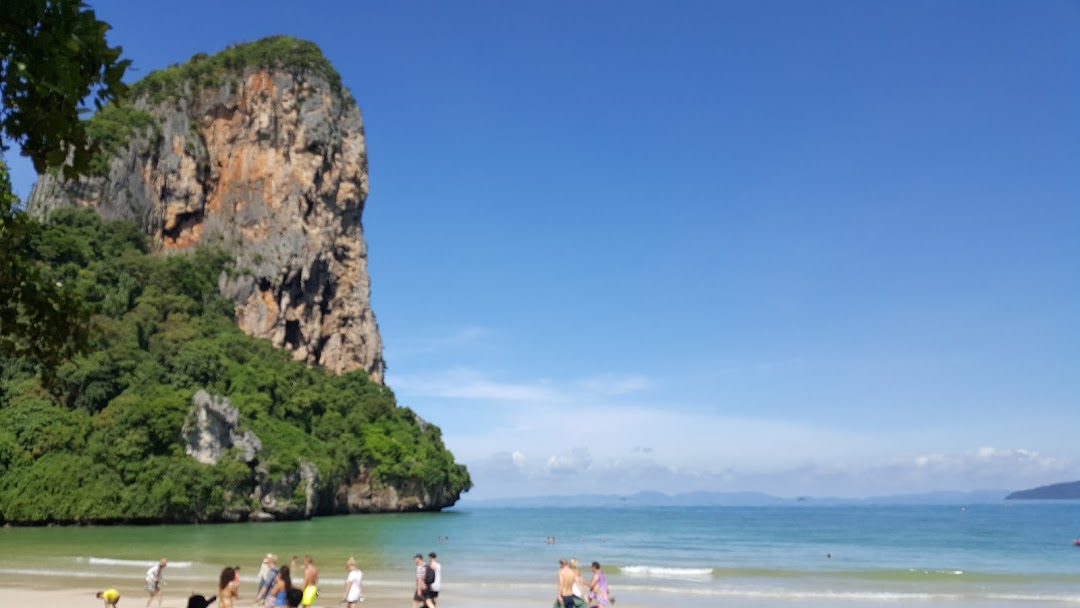 Railay Last Bar Tour and Travel