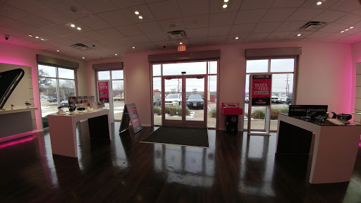 Cell Phone Store «T-Mobile», reviews and photos, 8536 Davis Blvd #100, North Richland Hills, TX 76180, USA