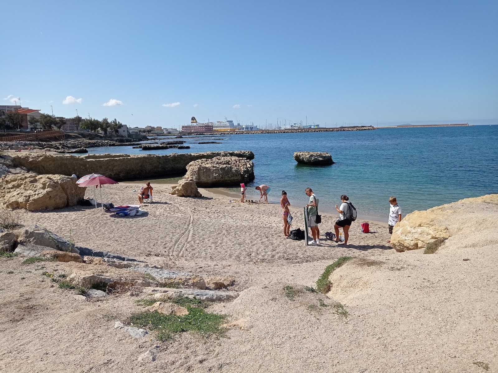 Valokuva Spiaggia Acque Dolciista. pinnalla kevyt hieno kivi:n kanssa