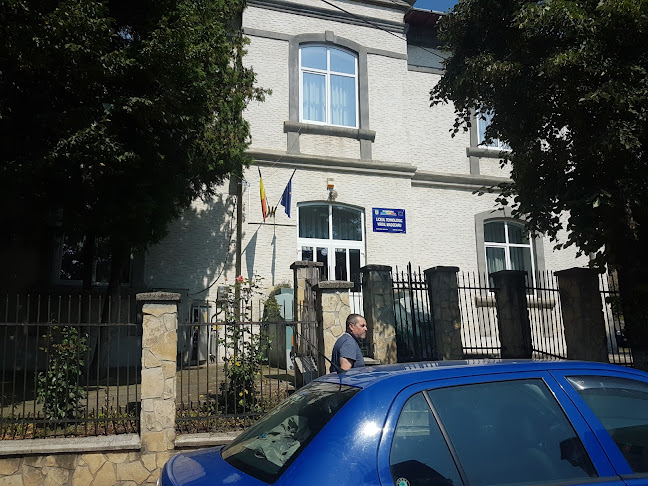 Opinii despre Liceul Tehnologic Virgil Madgearu în Suceava - Școală