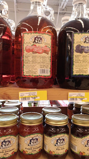 Shopping Mall «Fairfield Shopping Center», reviews and photos, 5322 Lord Dunmore Ct, Virginia Beach, VA 23464, USA