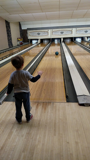 Bowling Alley «Seventy-Seven Colonial Lanes», reviews and photos, 5445 Whipple Ave NW, North Canton, OH 44720, USA