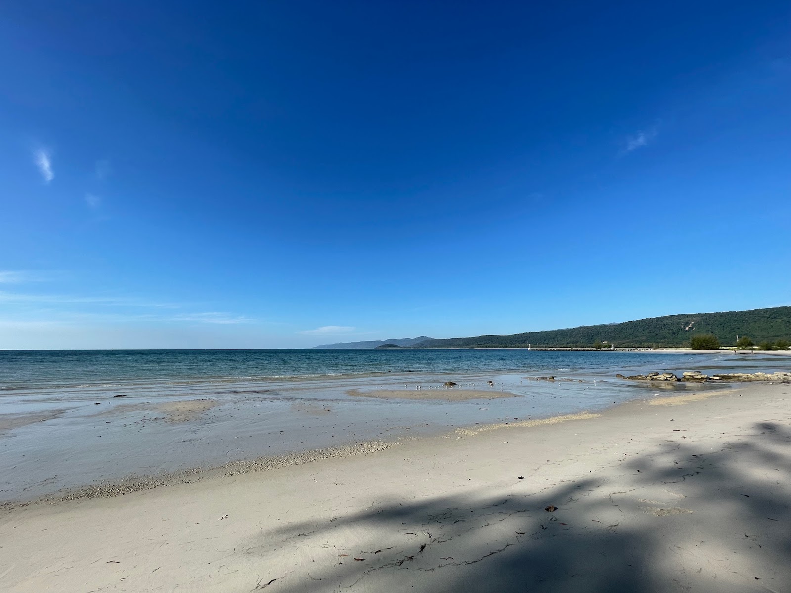 Fotografie cu Mai Rut Beach cu plajă spațioasă