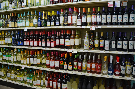 Liquor Store «Red Barn Liquors», reviews and photos, 1731 Us 31W Byp, Bowling Green, KY 42101, USA