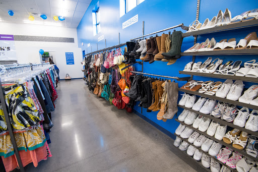 Thrift Store «83rd Ave & Grand Goodwill Retail Store & Donation Center», reviews and photos