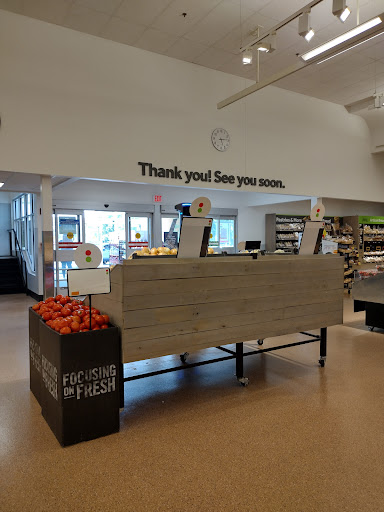 Grocery Store «Stop & Shop», reviews and photos, 930 N Colony Rd, Wallingford, CT 06492, USA