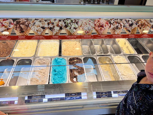 Ice Cream Shop «Cold Stone Creamery», reviews and photos, 1227 SW Wanamaker Rd Suite 100, Topeka, KS 66604, USA