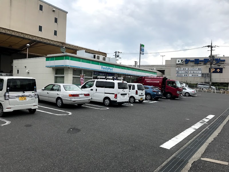 ファミリーマート 泉北敷物団地店