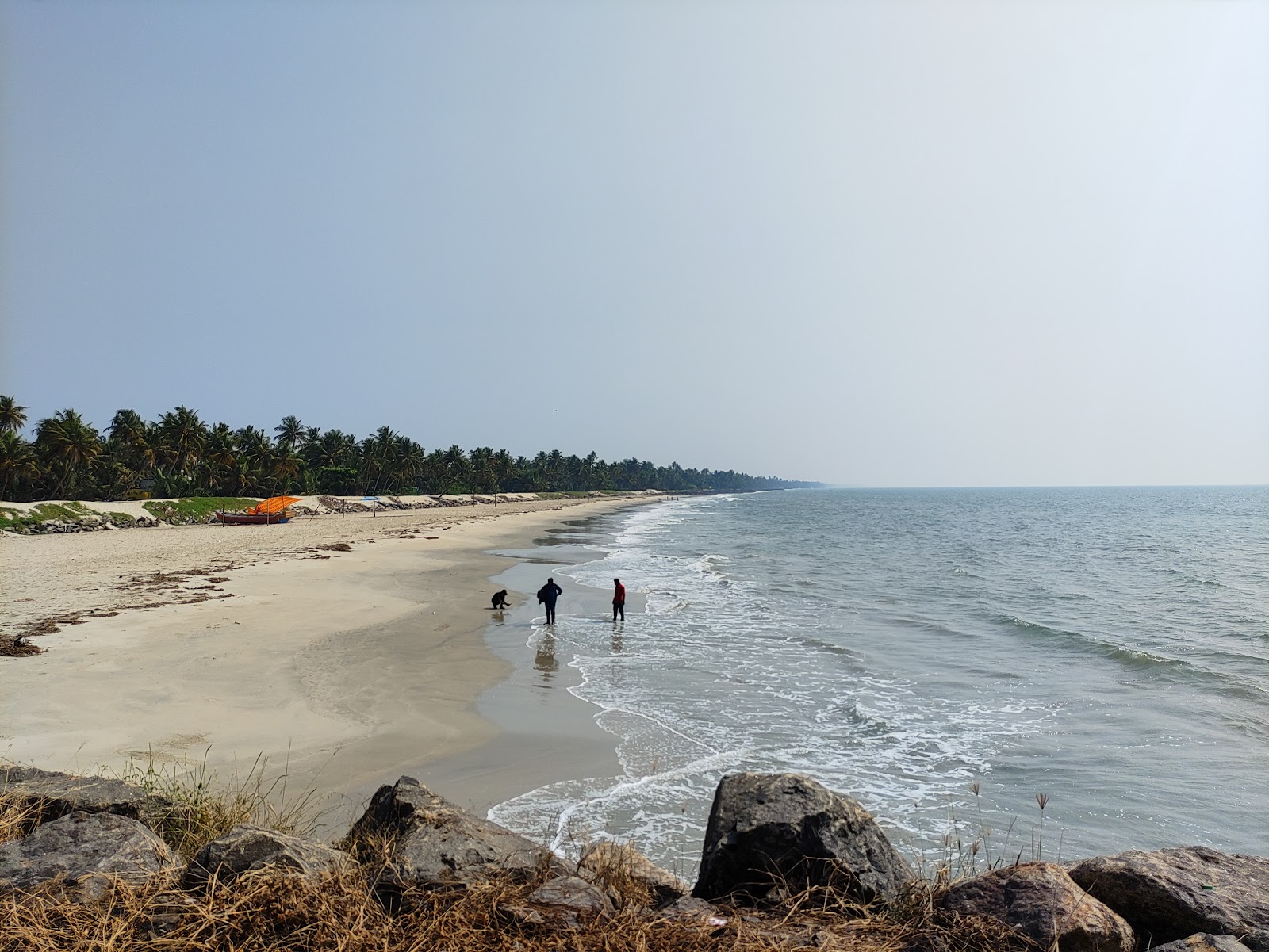 Chellanam Beach Kochi的照片 带有明亮的沙子表面