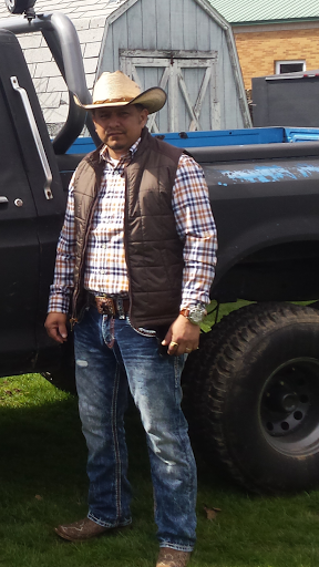 Auto Parts Store «Mike Gill Auto & Truck Parts», reviews and photos, 1806 W Winona Ave, Warsaw, IN 46580, USA