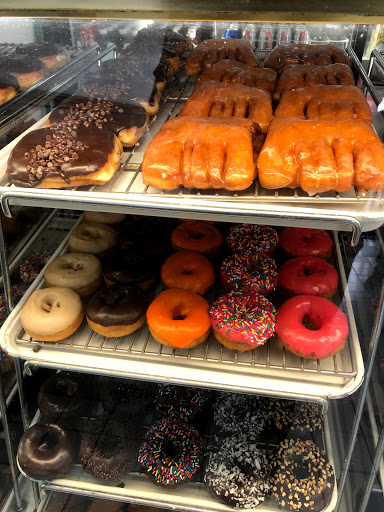 Donut Shop «Donut Club», reviews and photos, 861 W Arrow Hwy, San Dimas, CA 91773, USA