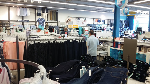 Clothing Store «Old Navy», reviews and photos, 400 S State Rd, Springfield, PA 19064, USA