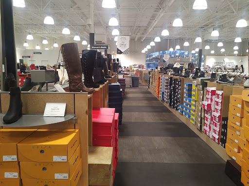Shoe Store «DSW Designer Shoe Warehouse», reviews and photos, 696 Post Rd, Fairfield, CT 06824, USA
