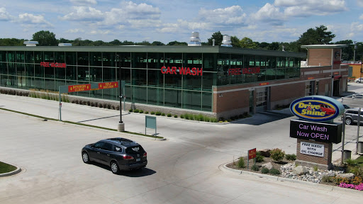 Drive & Shine Car Wash and Oil Change en Kalamazoo