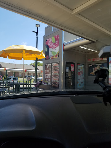 Fast Food Restaurant «Sonic Drive-In», reviews and photos, 535 Southwest Blvd, Kansas City, KS 66103, USA