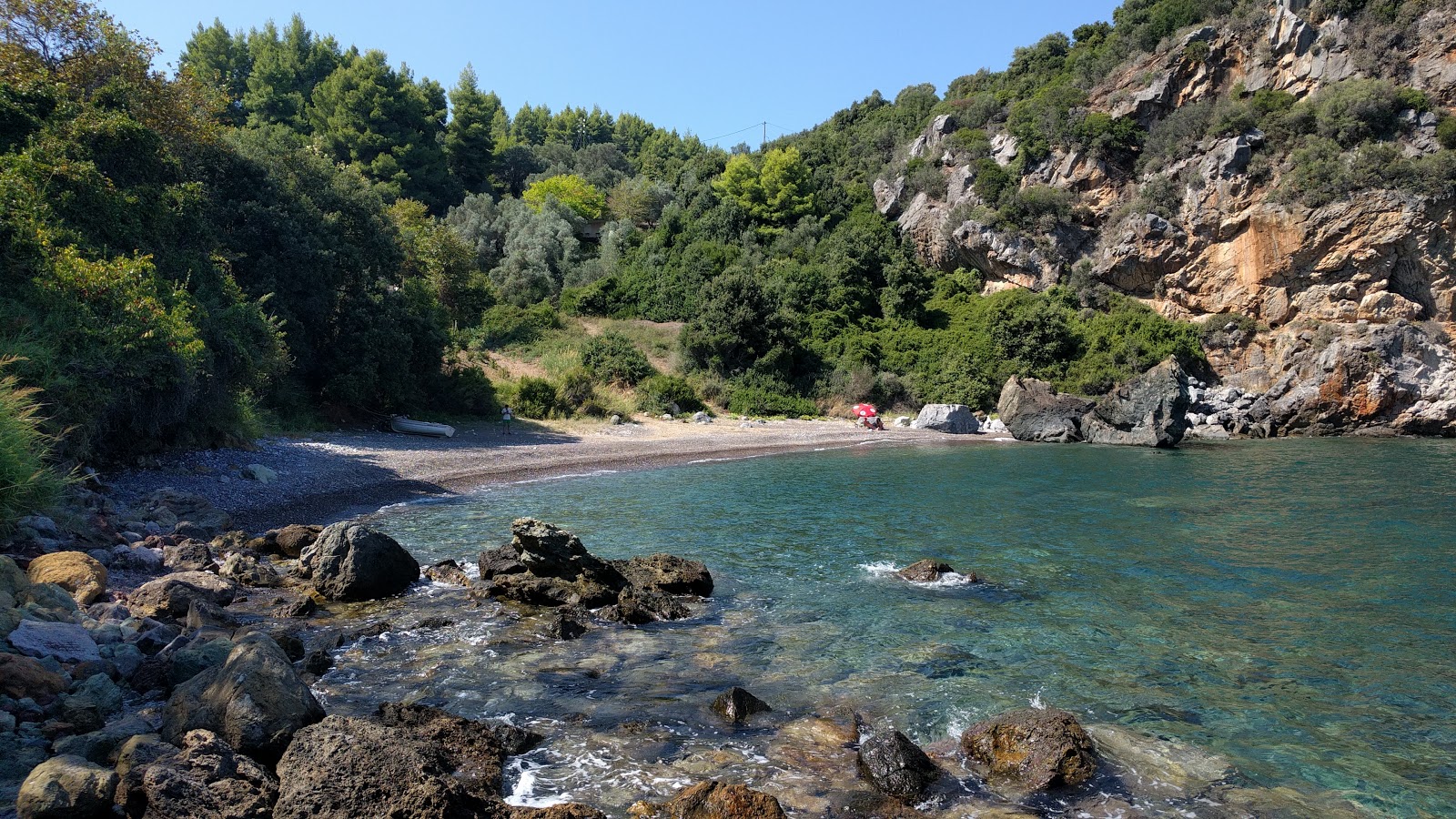 Foto von Melissi beach und seine wunderschöne Landschaft