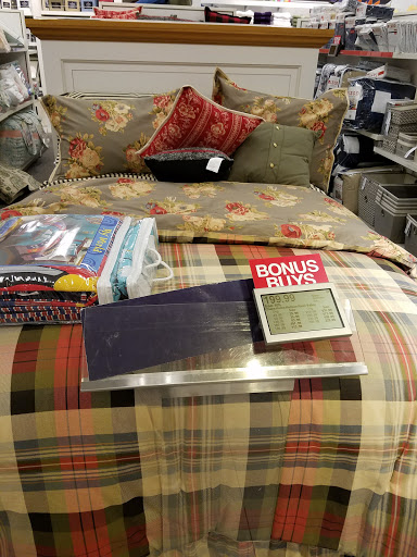 Shopping Mall «Hamilton Marketplace», reviews and photos, 130 Marketplace Blvd, Hamilton Township, NJ 08691, USA