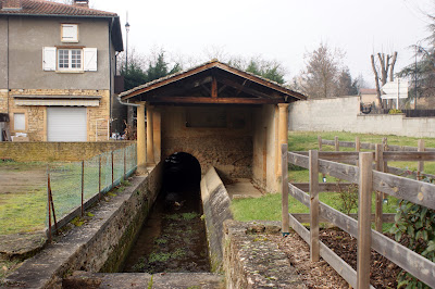 Lavoir à Porte des Pierres Dorées