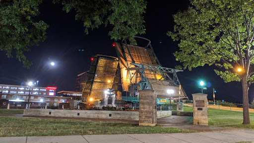 Park «Billie Limacher Bicentennial Park», reviews and photos, 201 W Jefferson St, Joliet, IL 60432, USA