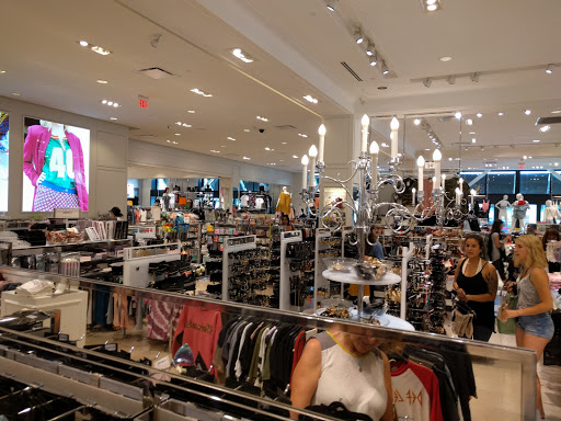Clothing Store «Forever 21», reviews and photos, 1200 Pacific Ave #100, Santa Cruz, CA 95060, USA