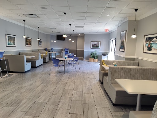 Grocery Store «Market At the Watergate», reviews and photos, 211 Yoakum Pkwy, Alexandria, VA 22304, USA