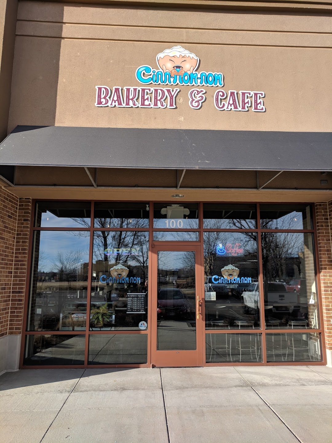 Cinn-Nom-Nom Bakery & Cafe