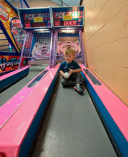 Bowling Alley «Cardinal Lanes Shipyard», reviews and photos, 3907 Shipyard Blvd, Wilmington, NC 28403, USA