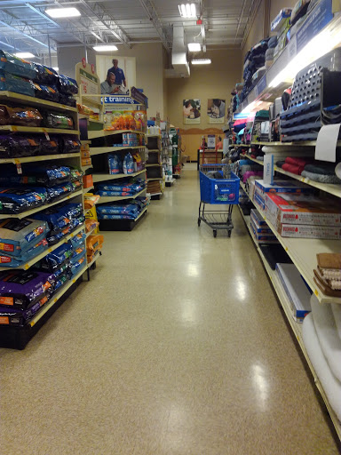 Pet Supply Store «PetSmart», reviews and photos, 1130 SE Everett Mall Way, Everett, WA 98208, USA