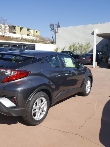 Car Dealer «Bob Smith Toyota», reviews and photos, 3333 Foothill Blvd, La Crescenta, CA 91214, USA
