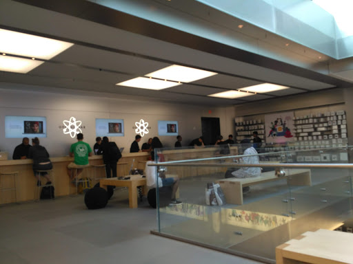 Computer Store «Apple Boylston Street», reviews and photos, 815 Boylston St, Boston, MA 02116, USA