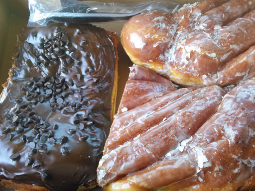 American Donuts, 7026 Magnolia Ave, Riverside, CA 92506, USA, 