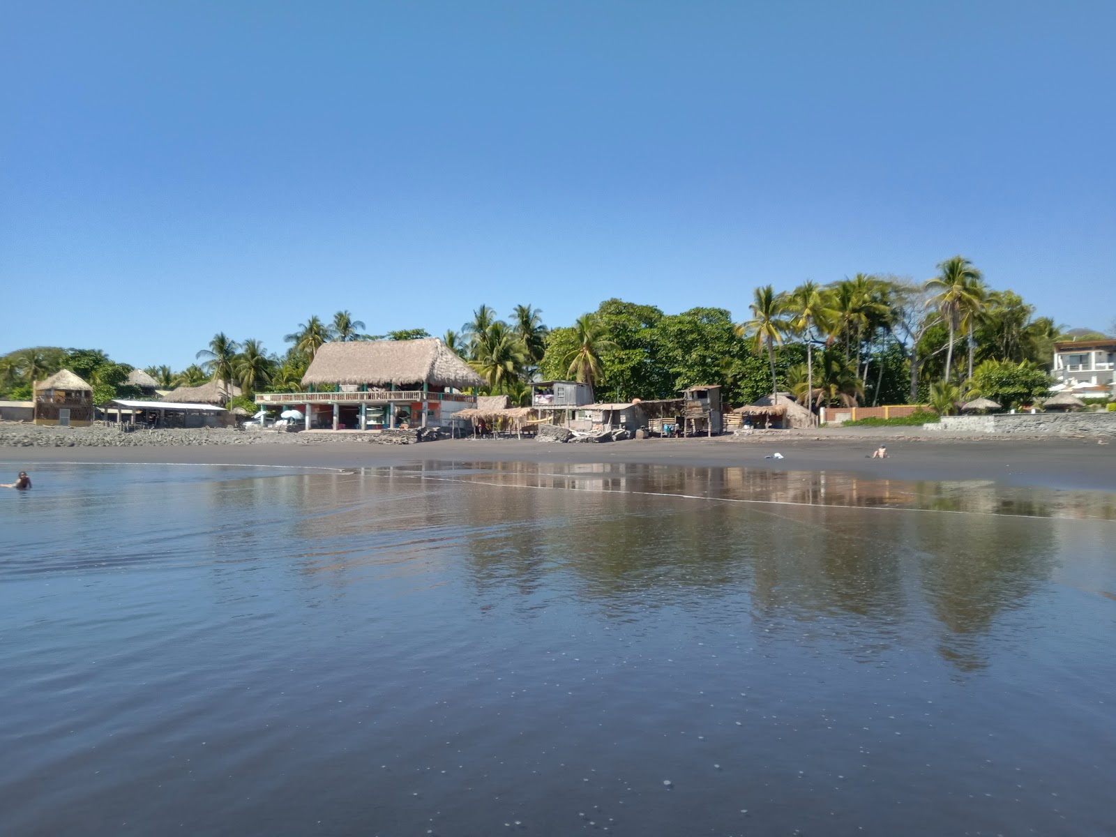 Fotografija El Zonte beach z prostorna obala