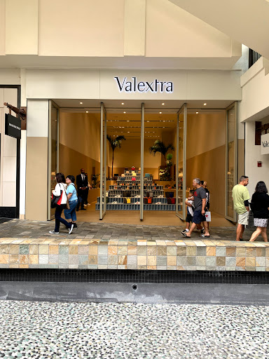 Famous shops in Honolulu