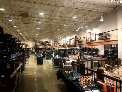 Hunting store Sterling Heights